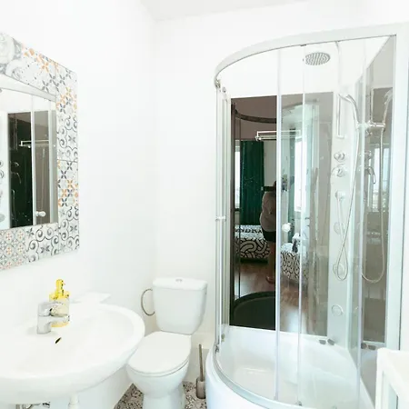 Metro Kabaty Hostal *