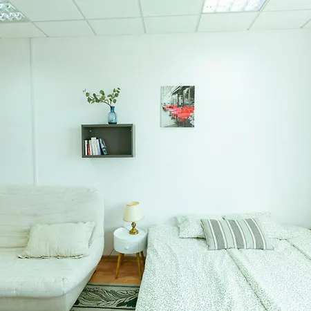Metro Kabaty Hostel Varsó