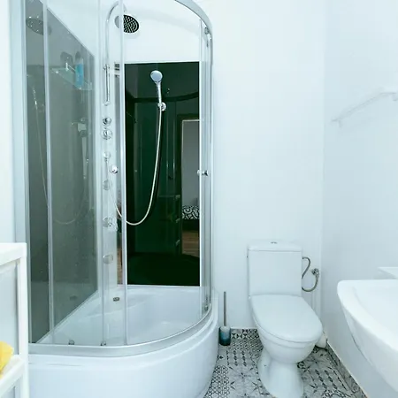 Metro Kabaty Hostel