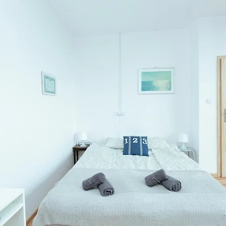 Metro Kabaty Hostel Varsó