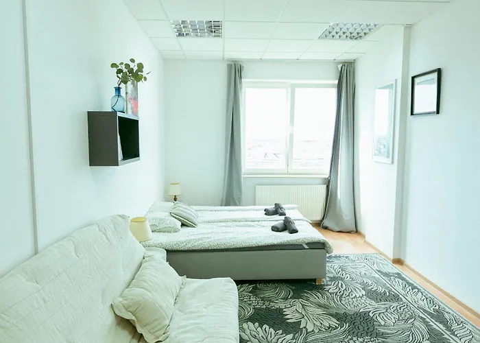 Metro Kabaty Hostel *